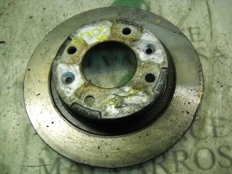 Recambio de disco freno trasero para kia carens 2.0 crdi ex monovolumen referencia OEM IAM 0K9AA26251C  