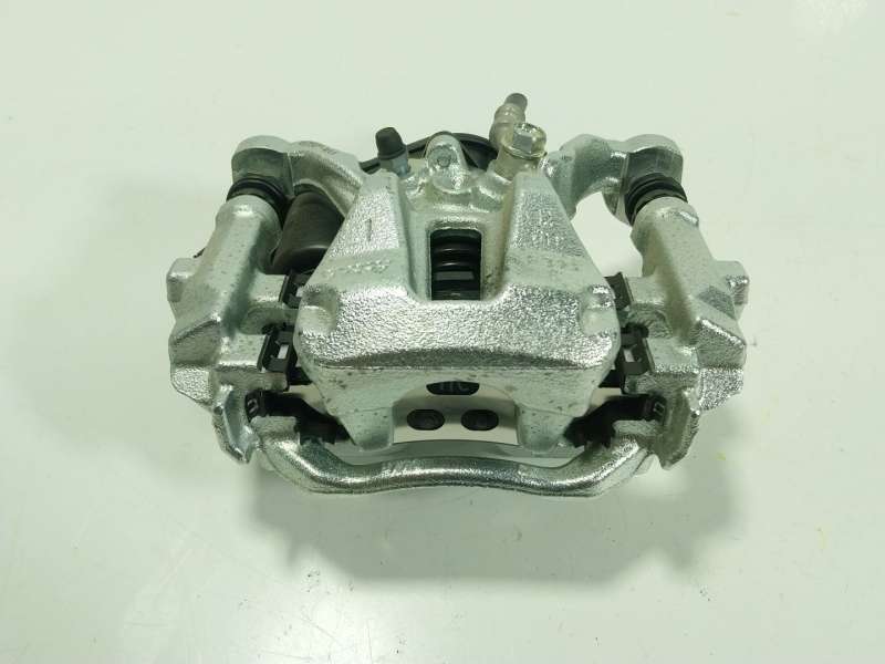 Recambio de pinza freno trasera derecha para toyota yaris (_p21_, _pa1_, _ph1_) 1.5 hybrid (mxph10) referencia OEM IAM  463100D0