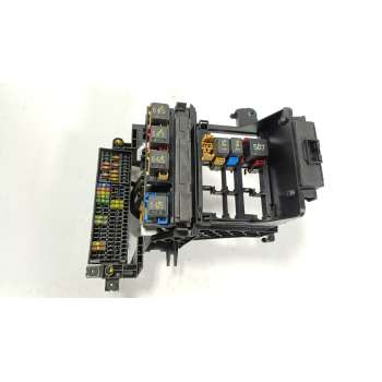 CAJA RELES / FUSIBLES 000937615 1T1970 