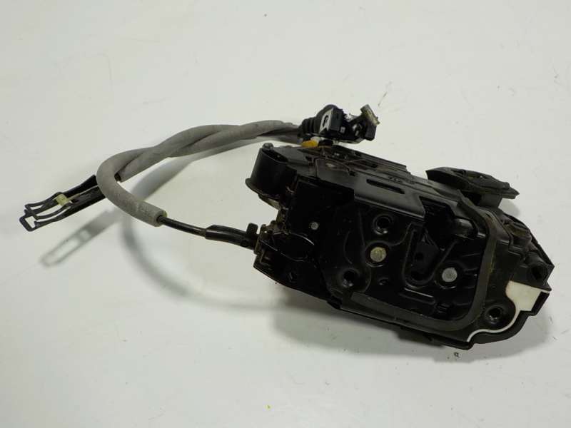 Recambio de cerradura puerta trasera derecha para volkswagen polo (6c1) 1.4 tdi referencia OEM IAM 6R4839016A 46H6R4839016A 