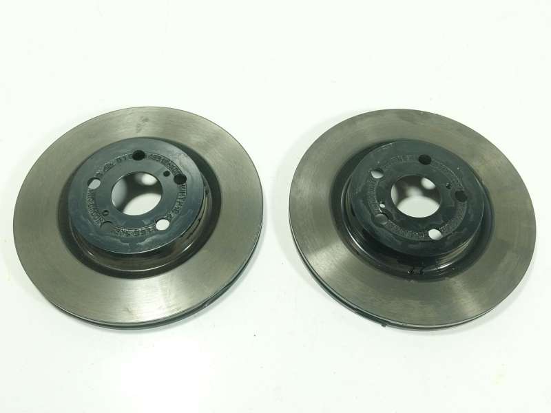 Recambio de disco freno delantero para toyota yaris (_p21_, _pa1_, _ph1_) 1.5 hybrid (mxph10) referencia OEM IAM   
