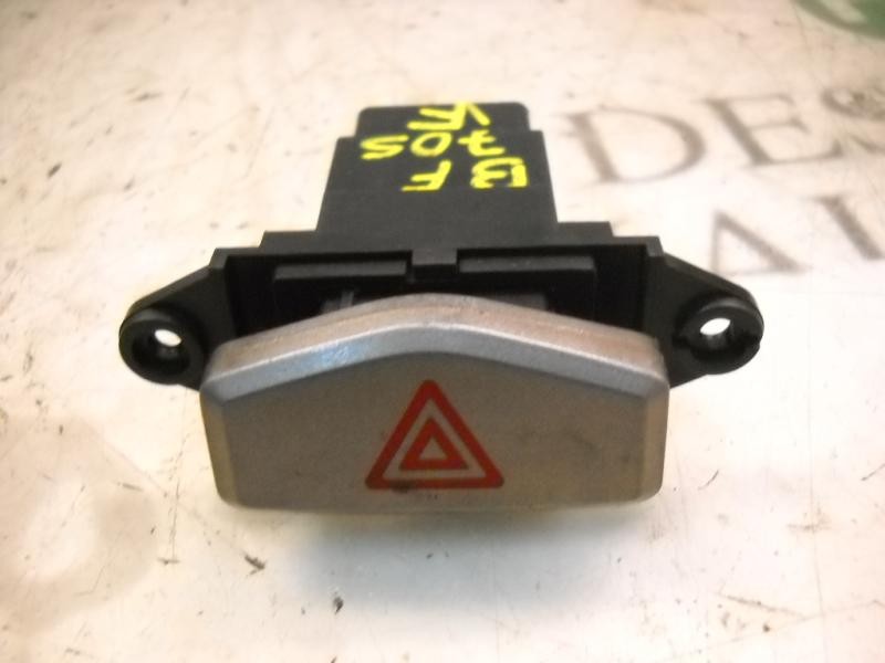 Recambio de warning para kia carens 2.0 crdi ex monovolumen referencia OEM IAM 0K2FB664H0 864W0140 864W0140