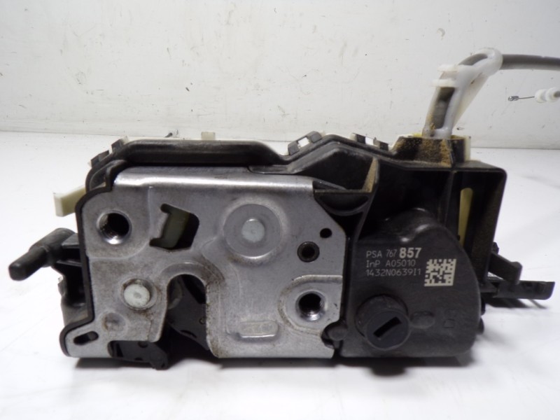 Recambio de cerradura puerta delantera derecha para citroën c-elysée 1.6 hdi fap referencia OEM IAM 9676785780 767857 