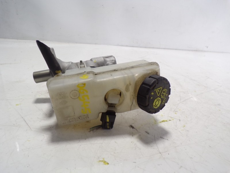 Recambio de bomba freno para dacia sandero stepway referencia OEM IAM 460111938R  