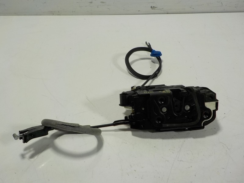 Recambio de cerradura puerta delantera derecha para volkswagen scirocco (138) 2.0 tdi referencia OEM IAM 5N1837016M 5N1837016E 