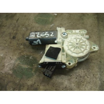 MOTOR ELEVALUNAS DELANTERO DERECHO 