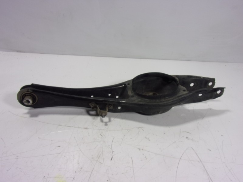 Recambio de brazo suspension inferior trasero izquierdo para skoda kodiaq 2.0 tdi referencia OEM IAM 3Q0505311E  