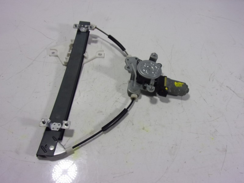 Recambio de elevalunas trasero derecho para ssangyong korando premium 4x2 referencia OEM IAM   