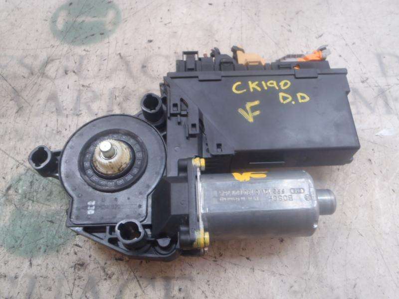 VORDERER RECHTER FENSTERMOTOR SEAT EXEO ST 3R52009>