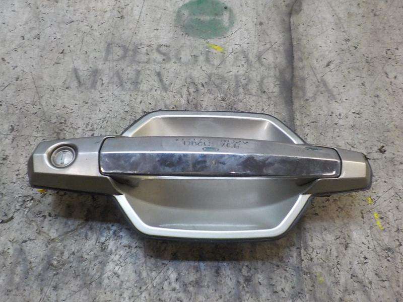 POIGNÉE DE PORTE AVANT DROITE HYUNDAI TERRACAN HP 2.9 CRDi CAT